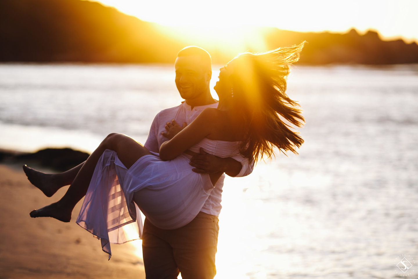 Sessão Pré Casamento ao Nascer do Sol - Natacha e Rodrigo Sessão Pré Casamento ao Nascer do Sol - Natacha e Rodrigo